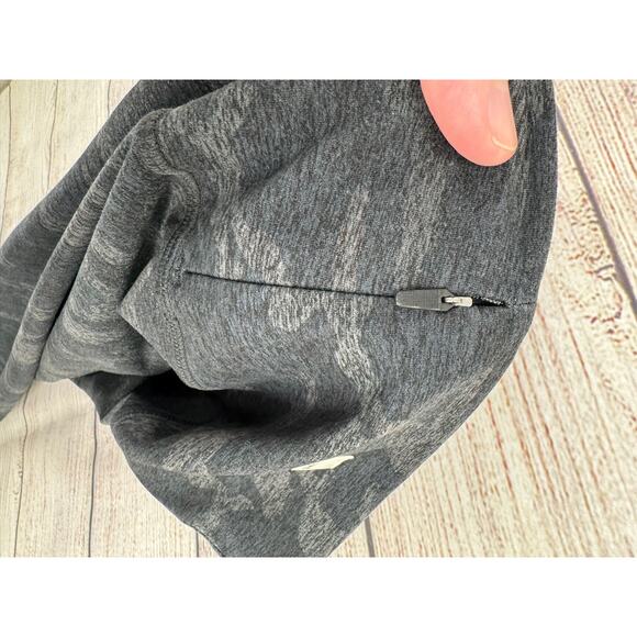 Vuori Clean Elevation Camo Leggings Womens XS Short Gray Camouflage - Picture 6 of 10